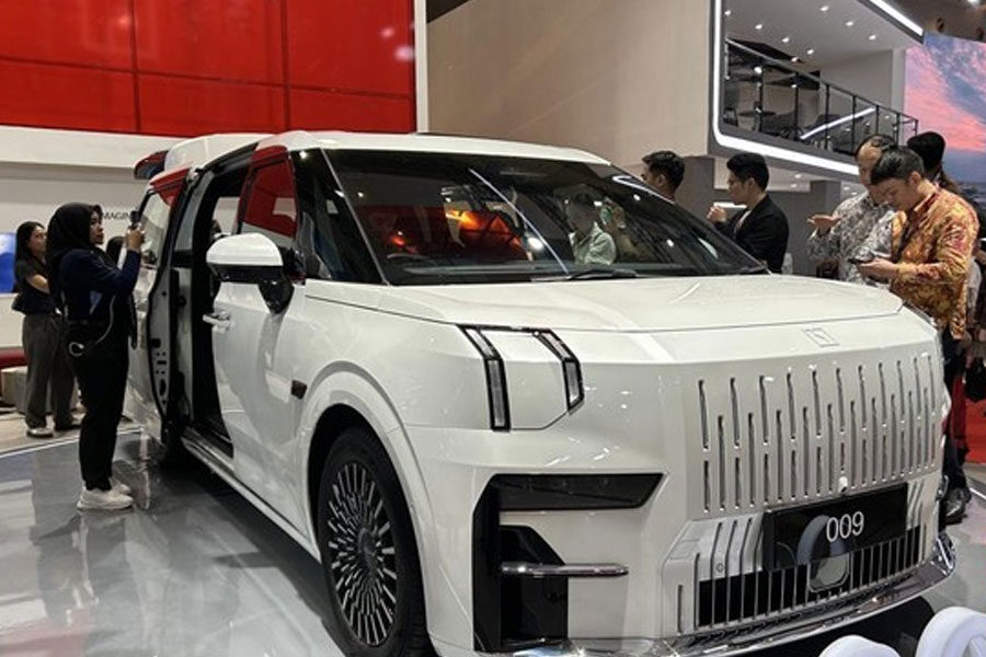 Geely-Bawa-Zeekr-ke-Indonesia,-Langsung-Tawarkan-Dua-Mobil-Listrik