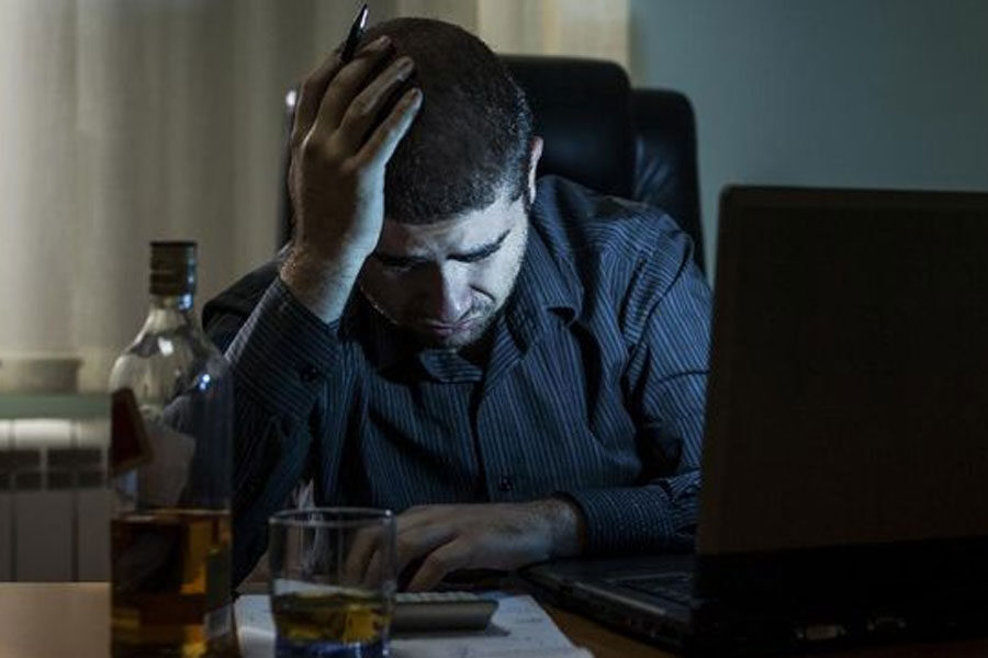 Seperempat-Pekerja-RI-Overwork,-Ini-Dampaknya-bagi-Kesehatan